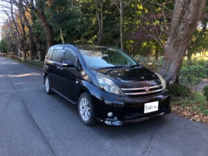TOYOTA アイシス プラタナリミテッド