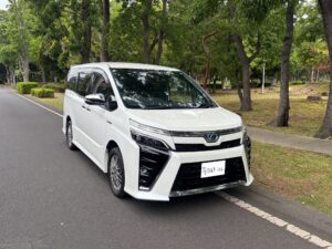 TOYOTA VOXY HV ZS煌Ⅱ